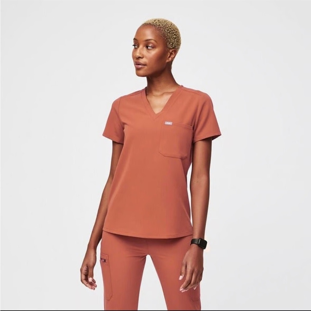 Figs Catarina One Pocket Scrub Top